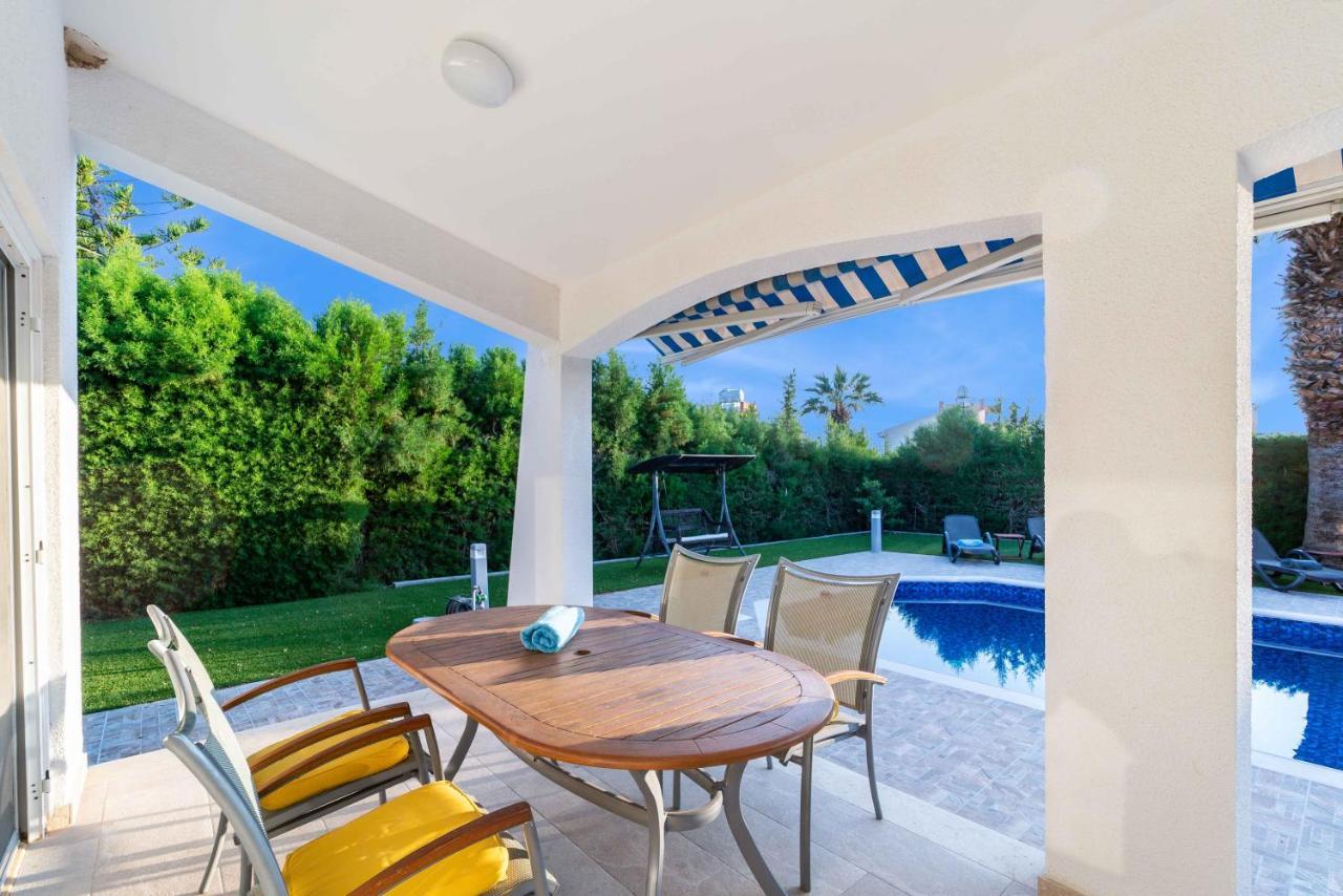 Bungalow Casa Bella By Ezoria Villas Korall-öböl Kültér fotó